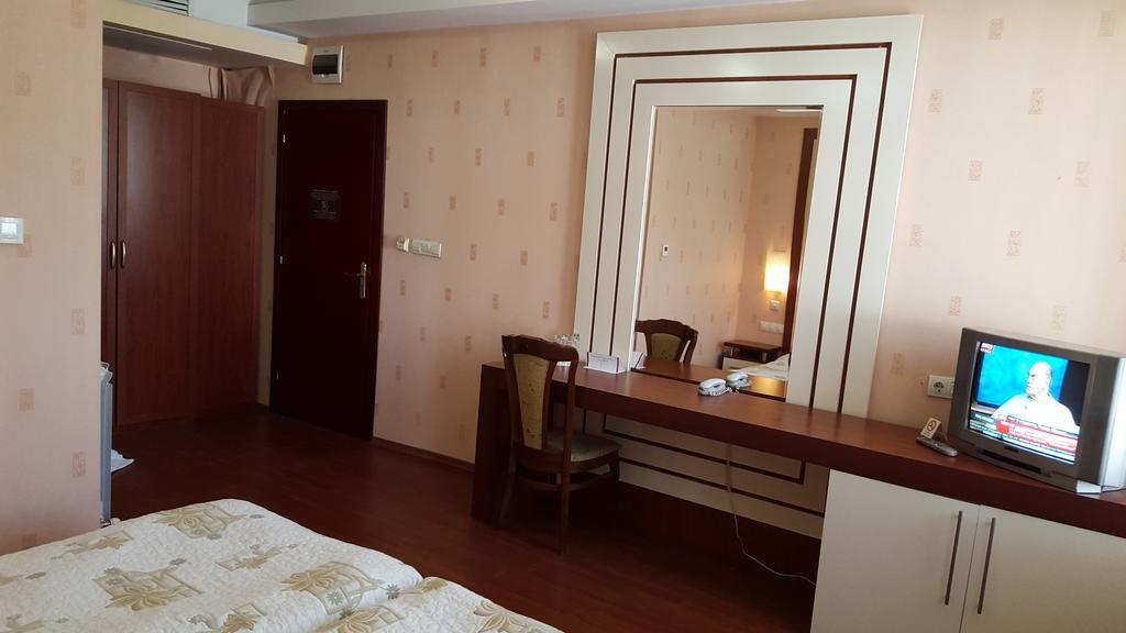 Bozukova House Hotel Sliven Bilik gambar
