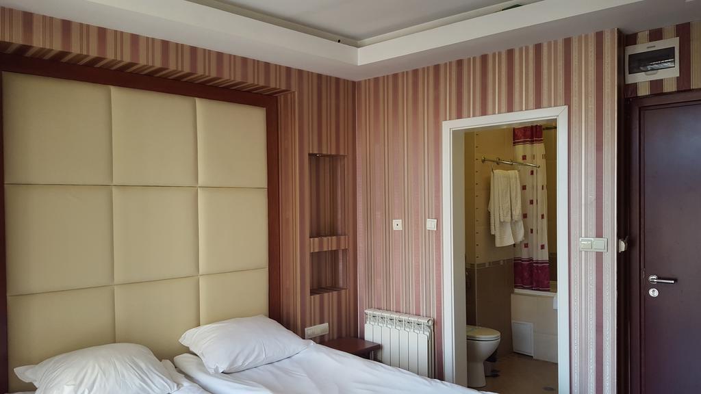 Bozukova House Hotel Sliven Bilik gambar